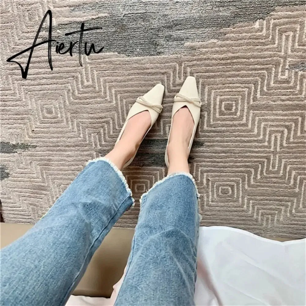 Aiertu Hot Sale Fashion Sweet Pointed toe Slip On Office Ladies Shoes Leisure Pearsl Chain Butterfly Knot Solid Shoes Medium Heel Pumps