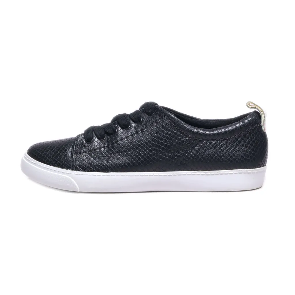 Clarks Glove Echo Low-Top Sneakers Leather Black Colour For Women