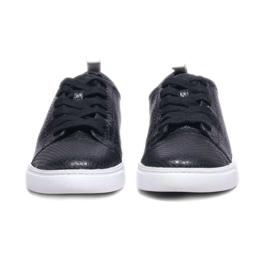 Clarks Glove Echo Low-Top Sneakers Leather Black Colour For Women