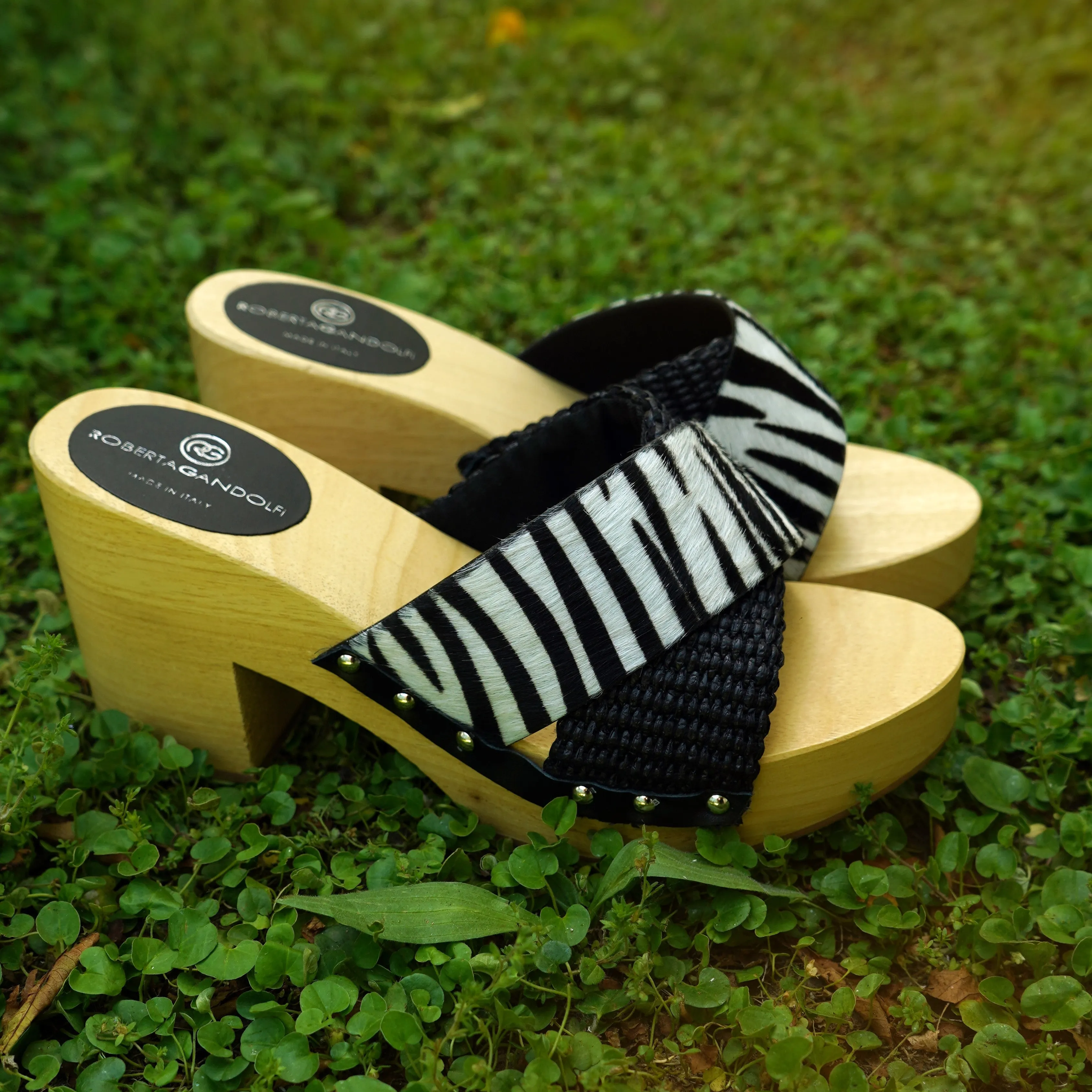 Diva Zebra sandali in legno incrociato con platform in rafia e pony stampa animalier
