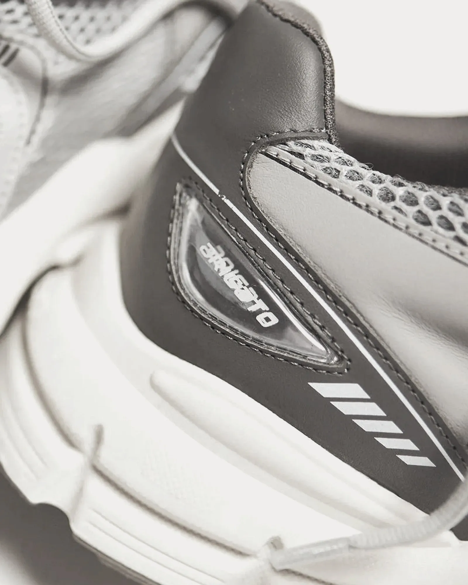 Marathon Runner 'Gargoyle' Grey / Black Low Top Sneakers