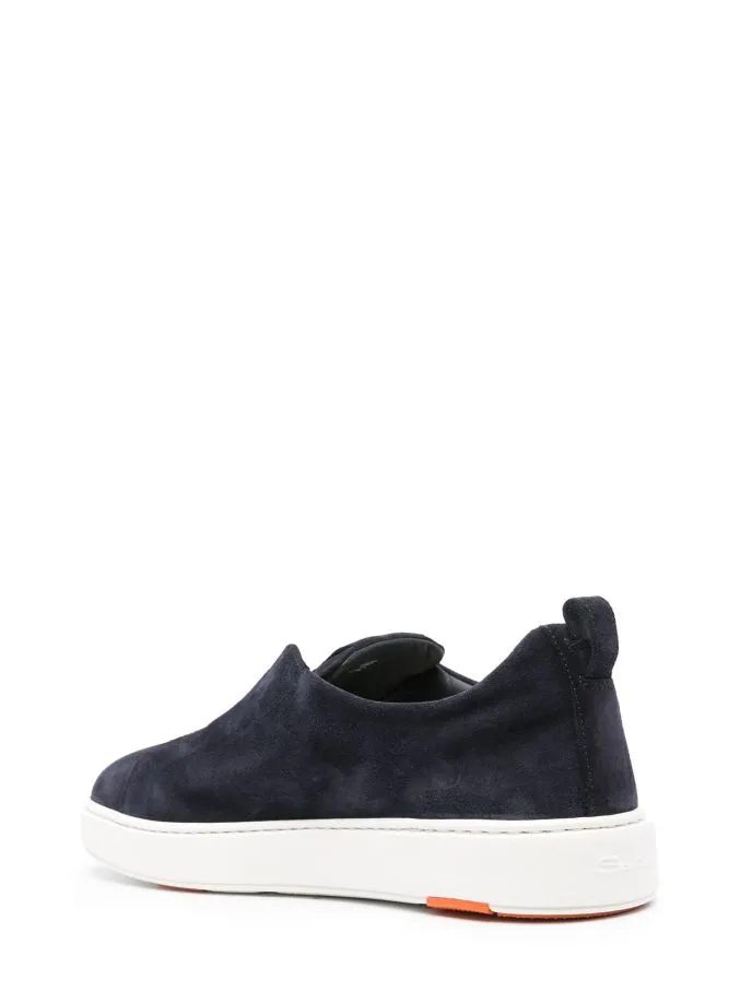 Sneakers in suede